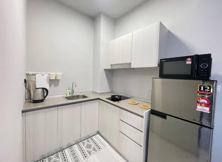 Jesselton Quay,2br,4-5pax,mountain View Apartemen Kota Kinabalu