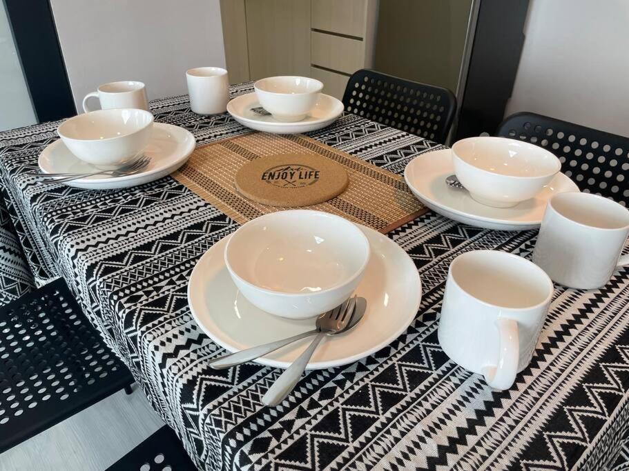 Jesselton Quay,2br,4-5pax,mountain View Apartment Kota Kinabalu